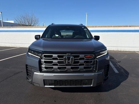 Used 2026 Honda Pilot TrailSport image 8