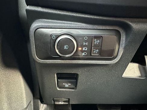 Used 2025 Ford Bronco Badlands image 13