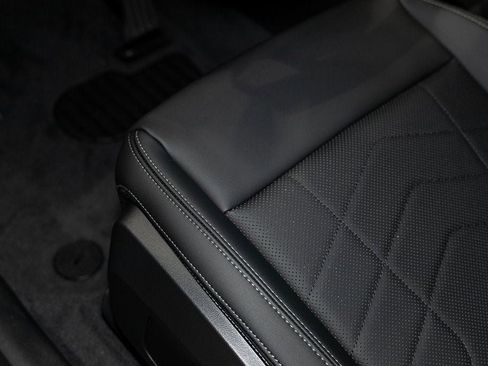 Used 2025 BMW X1 xDrive28i w/ Premium Package image 17