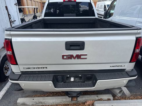 Used 2019 GMC Sierra 2500 Denali w/ Duramax Plus Package image 5