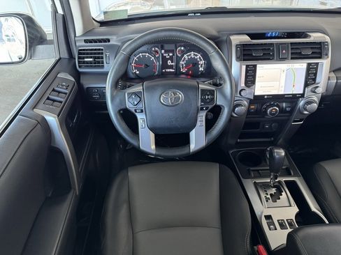 Used 2022 Toyota 4Runner SR5 Premium image 17