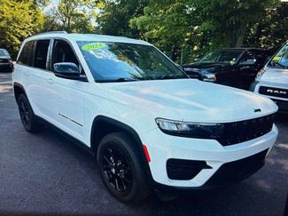 Used 2024 Jeep Grand Cherokee Altitude AWD/4WD video 2