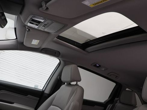Used 2023 Honda Odyssey EX-L image 17