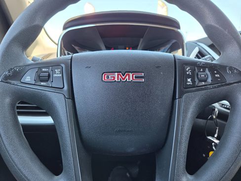 Used 2015 GMC Terrain SLE FWD image 17