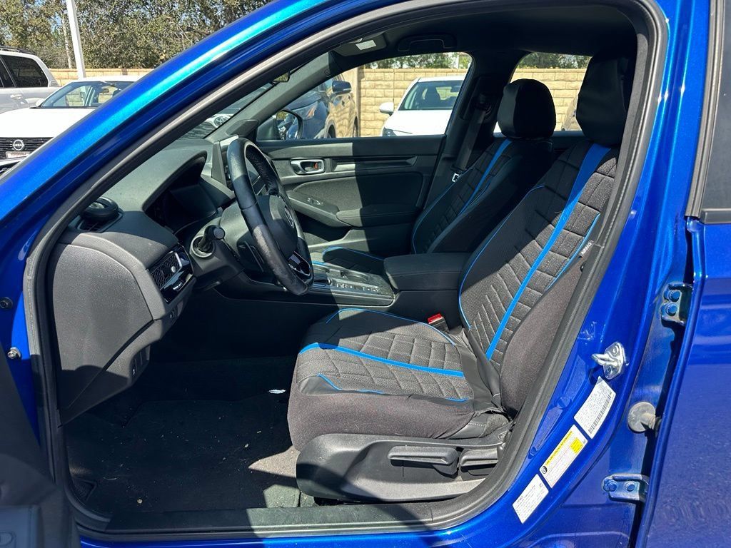 Used 2023 Honda Civic Sport image 9