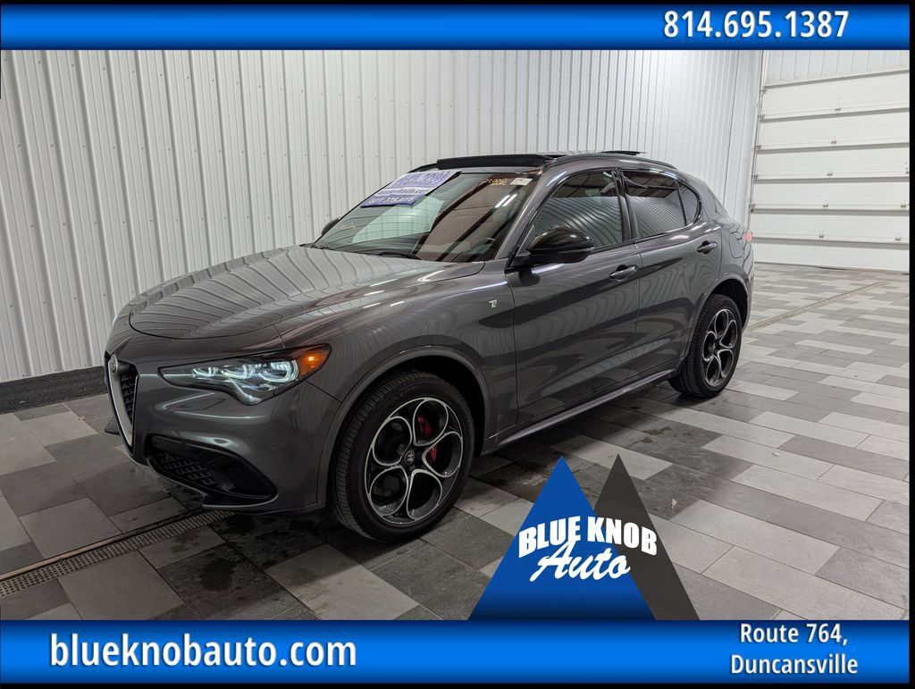 Used 2024 Alfa Romeo Stelvio Ti AWD/4WD image 1