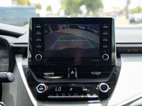 Used 2021 Toyota Corolla SE FWD image 18