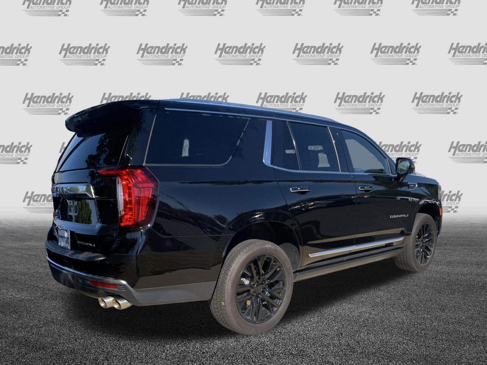 Used 2022 GMC Yukon Denali w/ Advanced Technology Package AWD/4WD image 10