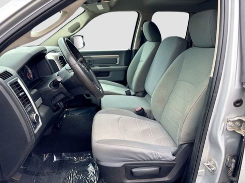 Used 2017 RAM 1500 SLT RWD image 18