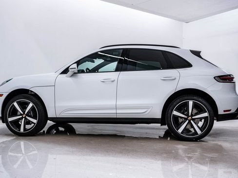 New 2026 Porsche Macan image 2
