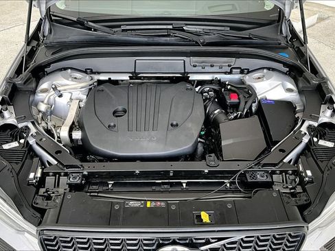 Used 2023 Volvo XC60 B5 Ultimate w/ Climate Package FWD image 11