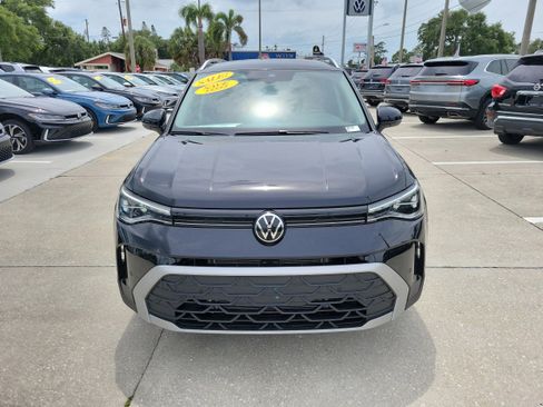 New 2026 Volkswagen Taos SE FWD image 2