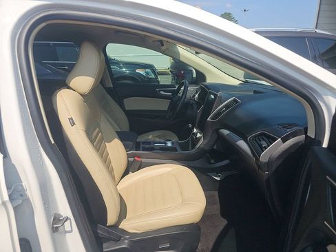 Used 2021 Ford Edge SEL w/ Convenience Package FWD image 5