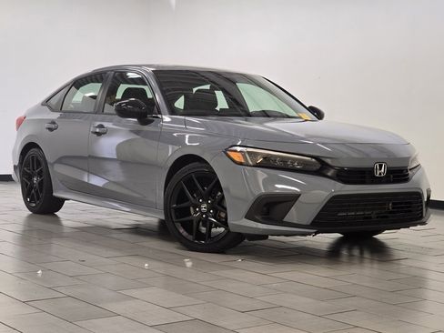 Used 2023 Honda Civic Sport image 2