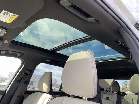 New 2026 Volvo XC90 B6 Plus w/ Protection Package Premier image 11