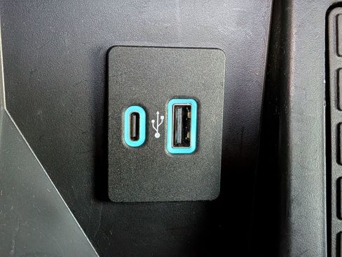 Certified 2023 Ford F150 Lariat w/ Equipment Group 502A High image 26