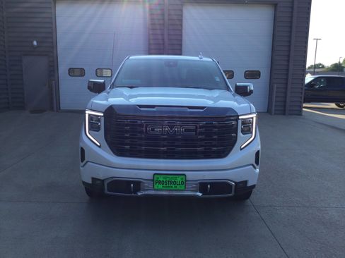 Used 2023 GMC Sierra 1500 Denali Ultimate AWD/4WD image 3