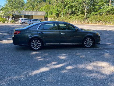 Used 2012 Toyota Avalon Limited FWD image 4