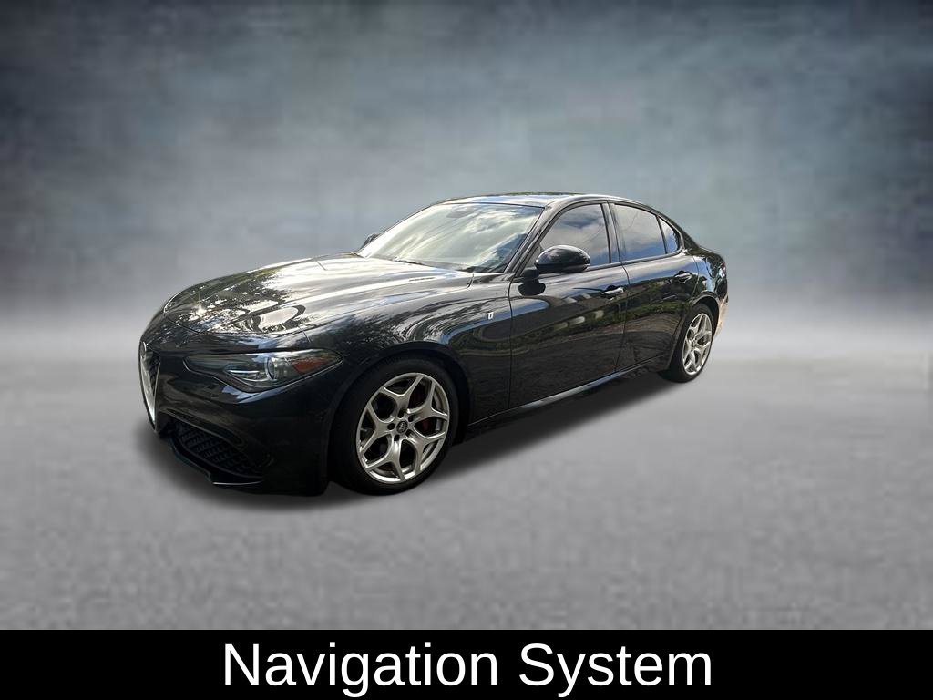 Used 2022 Alfa Romeo Giulia Ti RWD image 3