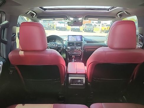 Used 2023 Lexus GX 460 Premium w/ Premium Package AWD/4WD image 13