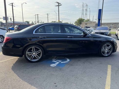 Used 2017 Mercedes-Benz E 300 4MATIC image 4
