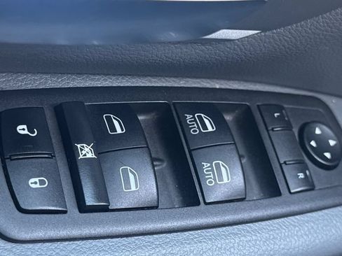 Used 2022 RAM 1500 Big Horn AWD/4WD image 35