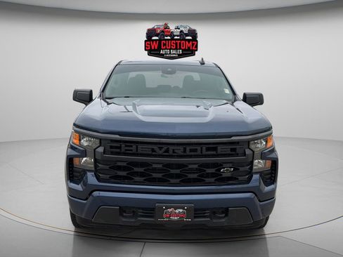 Used 2022 Chevrolet Silverado 1500 Custom AWD/4WD image 2