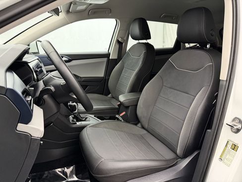 Used 2024 Volkswagen Taos SE image 7