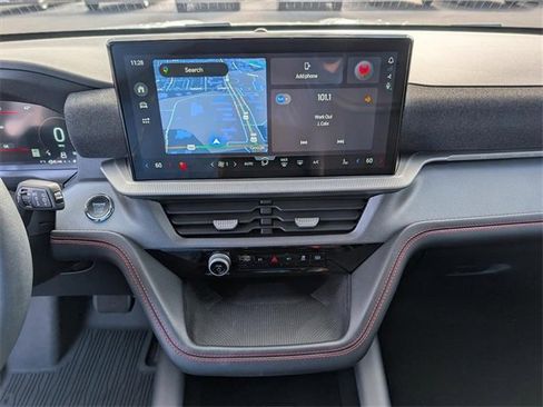 Used 2025 Ford Explorer ST-Line image 10