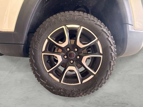 Used 2025 Jeep Compass Trailhawk w/ Trailer Tow Group AWD/4WD image 20