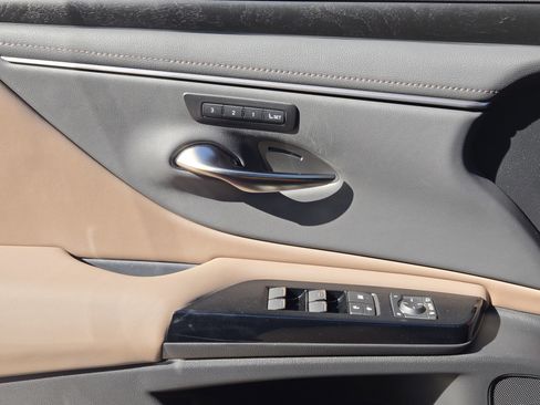 Certified 2025 Lexus ES 350 w/ Premium Package image 34