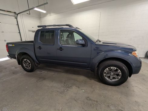 Used 2020 Nissan Frontier PRO-4X AWD/4WD image 3