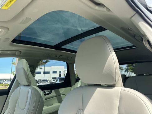 New 2026 Volvo XC60 B5 Ultra w/ Climate Package image 23