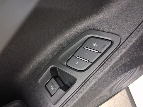 New 2025 Audi Q3 2.0T Premium image 12