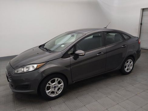Used 2019 Ford Fiesta SE FWD image 2