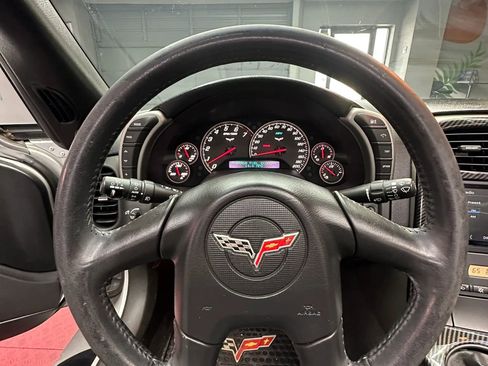 Used 2005 Chevrolet Corvette Convertible w/ Preferred Equipment Group RWD image 21