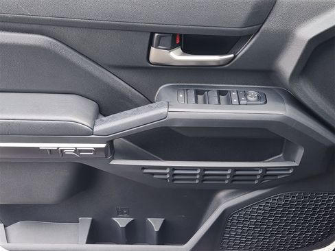 Used 2024 Toyota Tacoma TRD Sport image 23