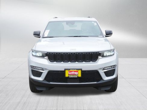 Used 2024 Jeep Grand Cherokee Limited w/ Trailer Tow Package AWD/4WD image 2