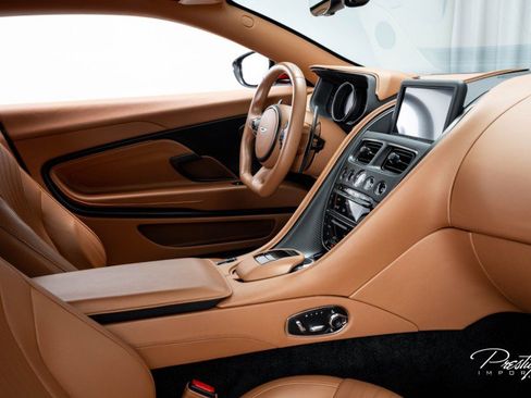 Used 2020 Aston Martin DB11 AMR image 46