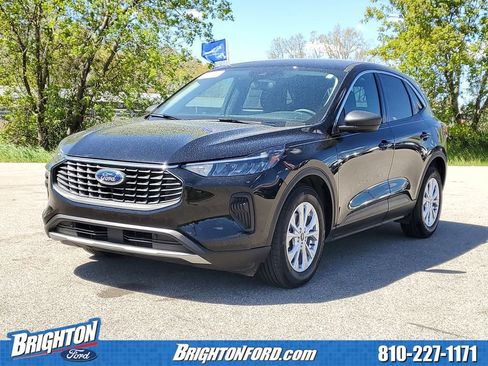 Certified 2023 Ford Escape Active w/ Cold Weather Package FWD image 2