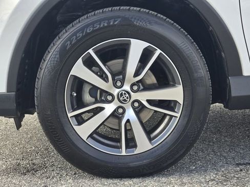 Used 2016 Toyota RAV4 XLE image 10