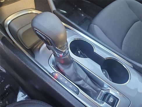 Used 2022 Chevrolet Malibu LT image 16