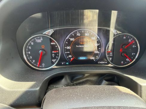 Used 2017 GMC Acadia Denali w/ Technology Package AWD/4WD image 9