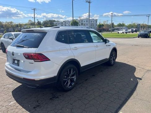 Used 2023 Volkswagen Tiguan SE AWD/4WD image 14