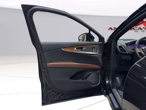 Used 2020 Lincoln Nautilus Reserve w/ Equipment Group 201A image 24