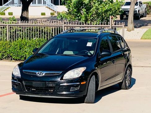 Used 2012 Hyundai Elantra GLS 4dr Wagon w/ Preferred Pkg image 3