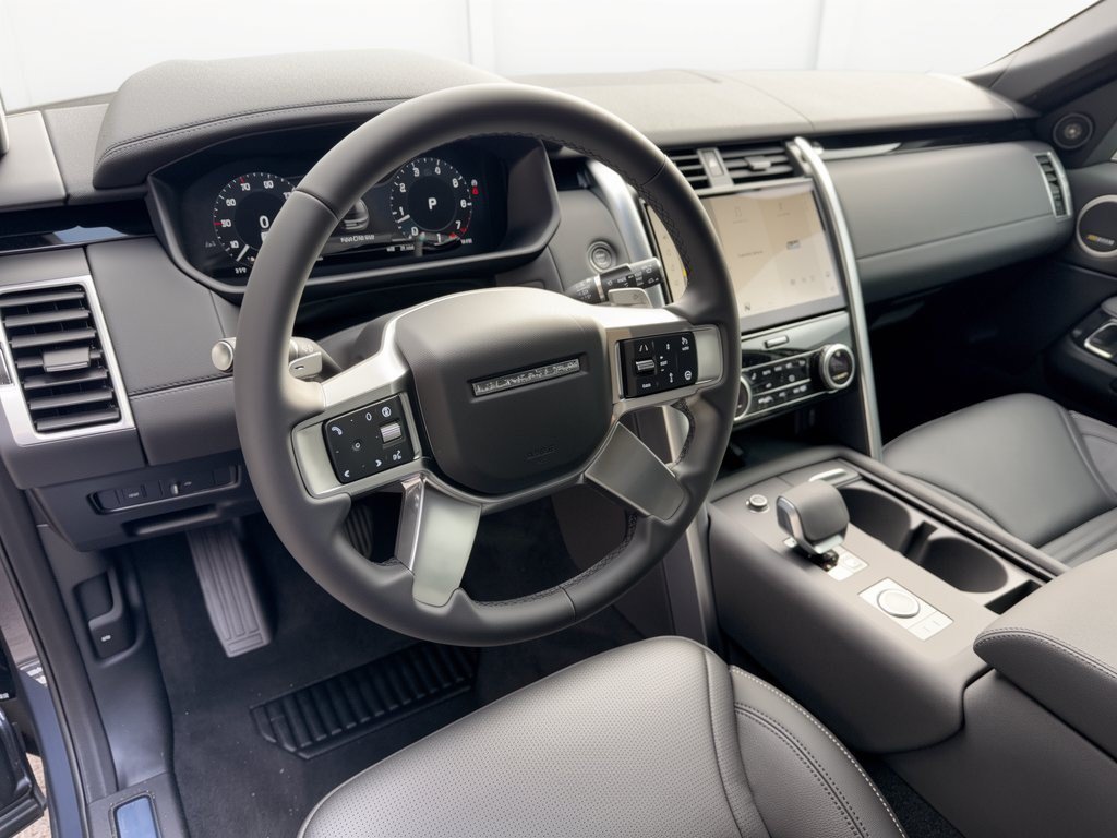 New 2026 Land Rover Discovery S AWD/4WD image 4