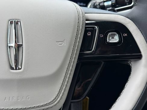 New 2026 Lincoln Aviator 2WD w/ Jet Appearance Package image 30