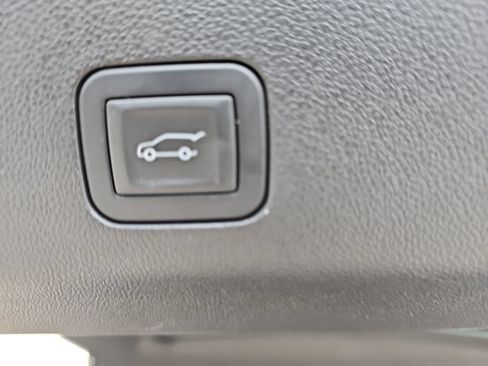 Certified 2025 GMC Yukon Denali AWD/4WD image 18