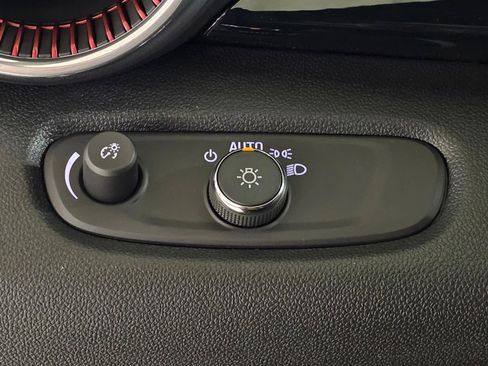 New 2026 Chevrolet Trax RS w/ Sunroof Package image 33